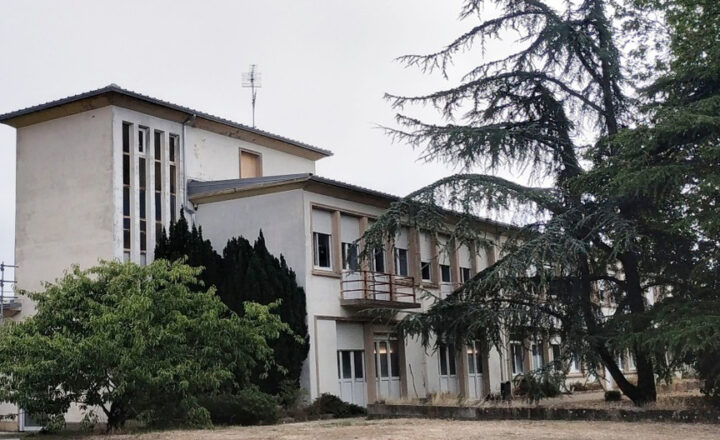 Le bâtiment des soins de suite de l'hôpital