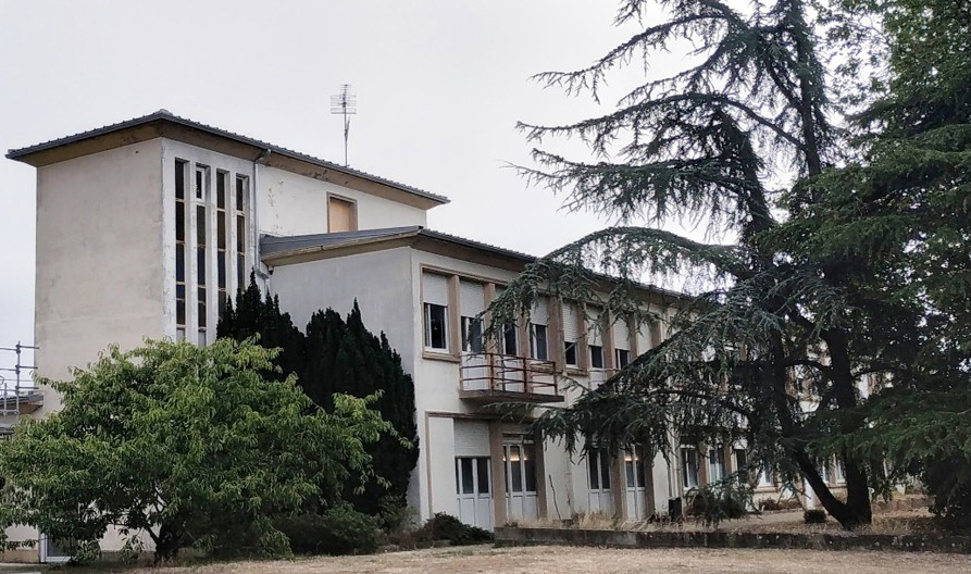 Le bâtiment des soins de suite de l'hôpital